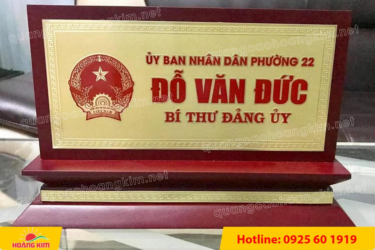 bien chuc danh mat dong de go tam cap dep 42 - BIỂN CHỨC DANH MẶT ĐỒNG ĐẾ GỖ TAM CẤP &ndash; D&Ograve;NG CAO CẤP CHO L&Atilde;NH ĐẠO