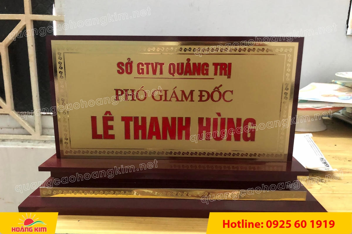 bien chuc danh mat dong de go tam cap dep 44 - BIỂN CHỨC DANH MẶT ĐỒNG ĐẾ GỖ TAM CẤP &ndash; D&Ograve;NG CAO CẤP CHO L&Atilde;NH ĐẠO
