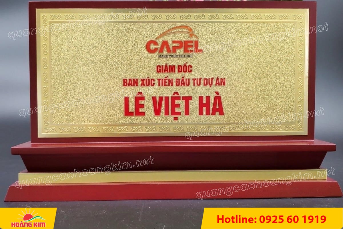 bien chuc danh mat dong de go tam cap dep 45 - BIỂN CHỨC DANH MẶT ĐỒNG ĐẾ GỖ TAM CẤP &ndash; D&Ograve;NG CAO CẤP CHO L&Atilde;NH ĐẠO