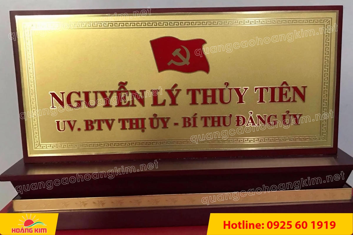 bien chuc danh mat dong de go tam cap dep 46 - BIỂN CHỨC DANH MẶT ĐỒNG ĐẾ GỖ TAM CẤP &ndash; D&Ograve;NG CAO CẤP CHO L&Atilde;NH ĐẠO