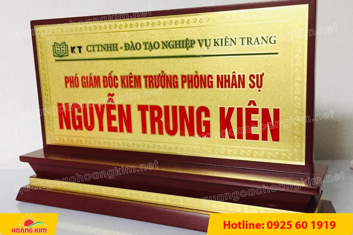 bien chuc danh mat dong de go tam cap dep 54 - BIỂN CHỨC DANH MẶT ĐỒNG ĐẾ GỖ TAM CẤP &ndash; D&Ograve;NG CAO CẤP CHO L&Atilde;NH ĐẠO