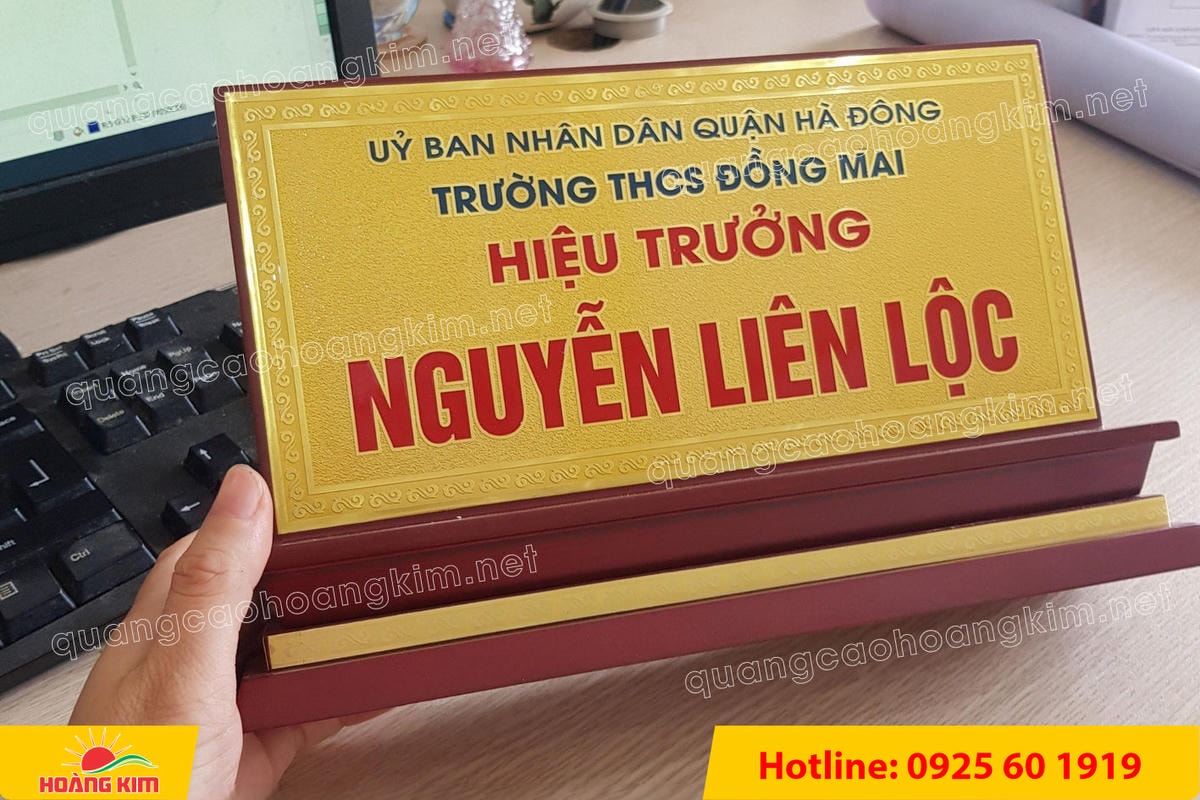 bien chuc danh mat dong de go tam cap dep 55 - BIỂN CHỨC DANH MẶT ĐỒNG ĐẾ GỖ TAM CẤP &ndash; D&Ograve;NG CAO CẤP CHO L&Atilde;NH ĐẠO