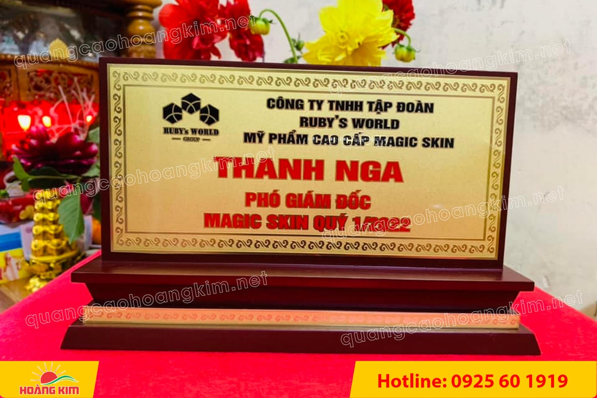 bien chuc danh mat dong de go tam cap dep 59 - BIỂN CHỨC DANH MẶT ĐỒNG ĐẾ GỖ TAM CẤP &ndash; D&Ograve;NG CAO CẤP CHO L&Atilde;NH ĐẠO