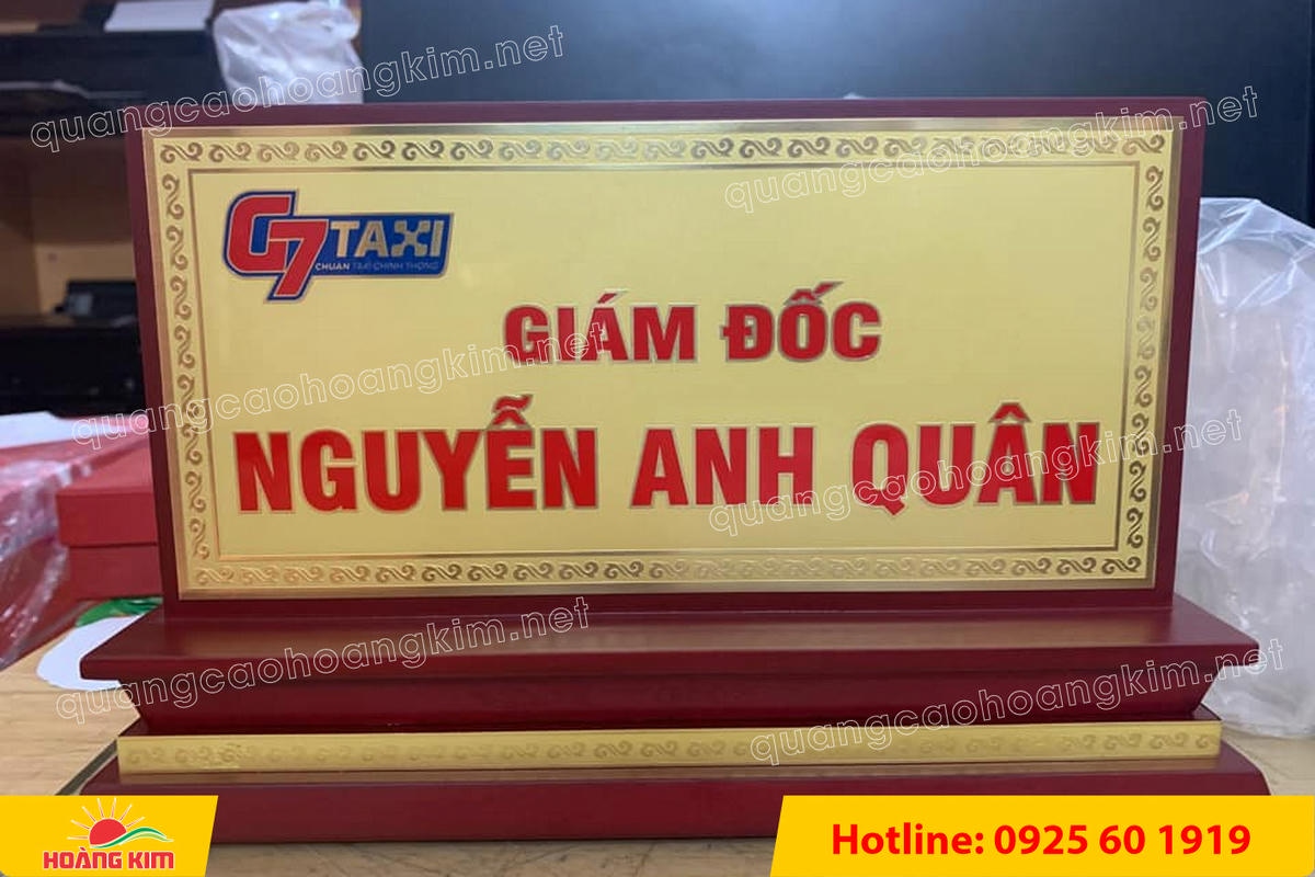bien chuc danh mat dong de go tam cap dep 68 - BIỂN CHỨC DANH MẶT ĐỒNG ĐẾ GỖ TAM CẤP &ndash; D&Ograve;NG CAO CẤP CHO L&Atilde;NH ĐẠO