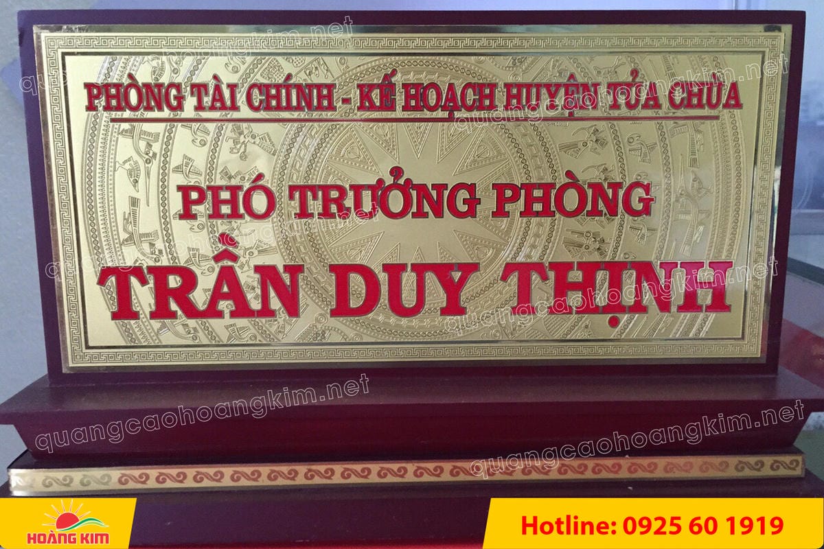 bien chuc danh mat dong de go tam cap dep 7 - BIỂN CHỨC DANH MẶT ĐỒNG ĐẾ GỖ TAM CẤP &ndash; D&Ograve;NG CAO CẤP CHO L&Atilde;NH ĐẠO