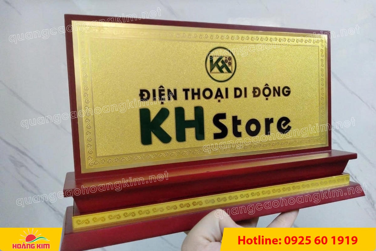 bien chuc danh mat dong de go tam cap dep 70 - BIỂN CHỨC DANH MẶT ĐỒNG ĐẾ GỖ TAM CẤP &ndash; D&Ograve;NG CAO CẤP CHO L&Atilde;NH ĐẠO