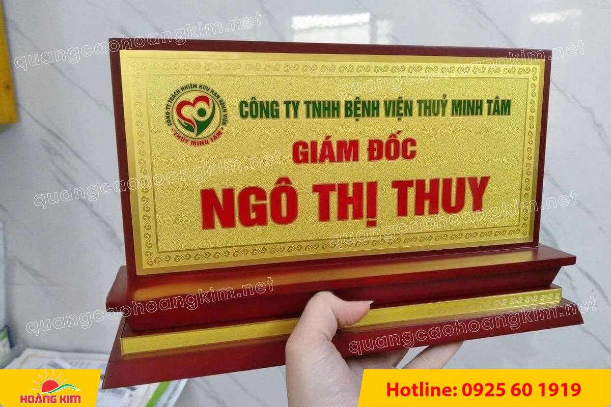 bien chuc danh mat dong de go tam cap dep 78 - BIỂN CHỨC DANH MẶT ĐỒNG ĐẾ GỖ TAM CẤP &ndash; D&Ograve;NG CAO CẤP CHO L&Atilde;NH ĐẠO