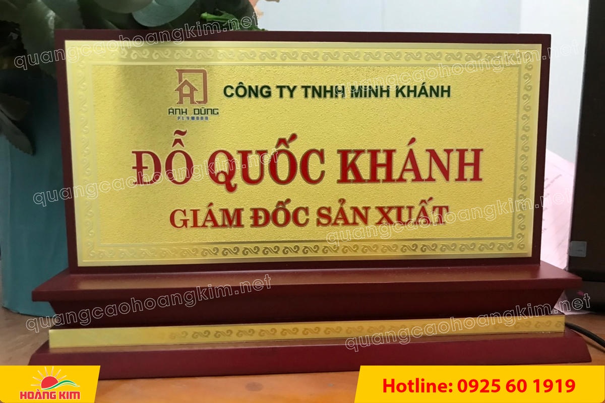 bien chuc danh mat dong de go tam cap dep 82 - BIỂN CHỨC DANH MẶT ĐỒNG ĐẾ GỖ TAM CẤP &ndash; D&Ograve;NG CAO CẤP CHO L&Atilde;NH ĐẠO