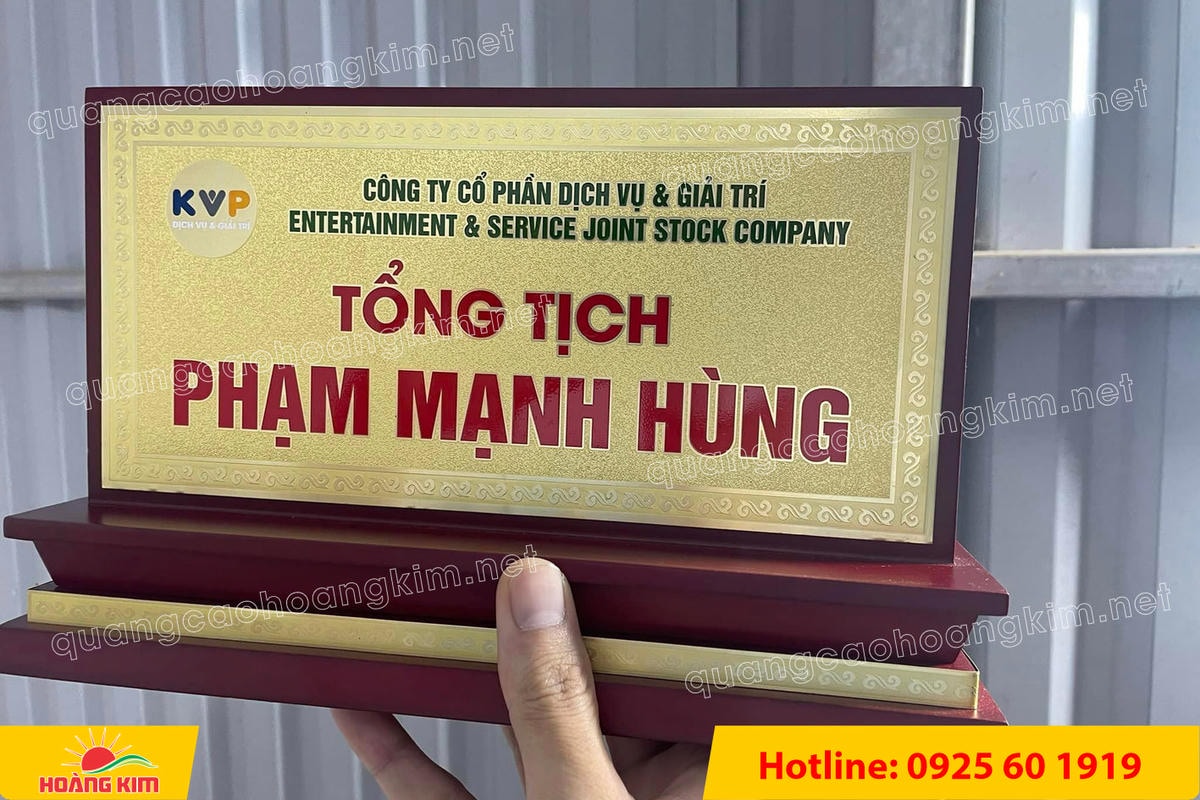 bien chuc danh mat dong de go tam cap dep 86 - BIỂN CHỨC DANH MẶT ĐỒNG ĐẾ GỖ TAM CẤP &ndash; D&Ograve;NG CAO CẤP CHO L&Atilde;NH ĐẠO
