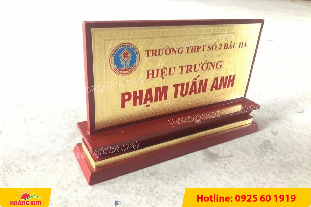 bien chuc danh mat dong de go tam cap dep 87 - BIỂN CHỨC DANH MẶT ĐỒNG ĐẾ GỖ TAM CẤP &ndash; D&Ograve;NG CAO CẤP CHO L&Atilde;NH ĐẠO