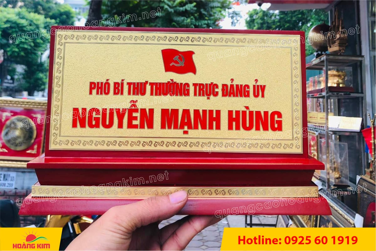 bien chuc danh mat dong de go tam cap dep 9 - BIỂN CHỨC DANH MẶT ĐỒNG ĐẾ GỖ TAM CẤP &ndash; D&Ograve;NG CAO CẤP CHO L&Atilde;NH ĐẠO