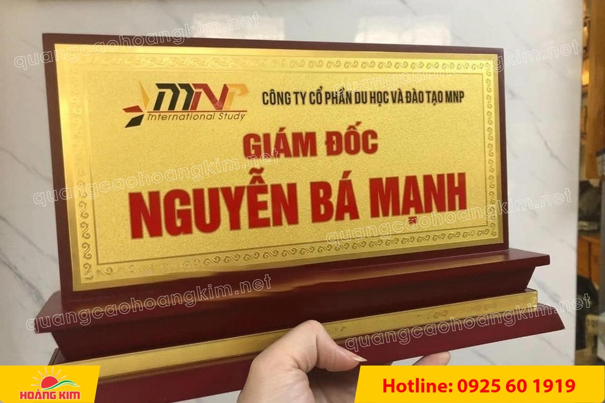 bien chuc danh mat dong de go tam cap dep 94 - BIỂN CHỨC DANH MẶT ĐỒNG ĐẾ GỖ TAM CẤP &ndash; D&Ograve;NG CAO CẤP CHO L&Atilde;NH ĐẠO