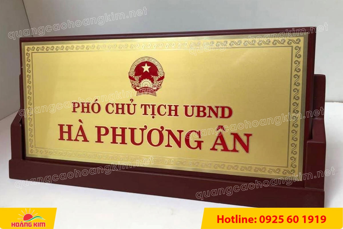 bien chuc danh mat dong de go tam giac mat rut dep 12 - BIỂN CHỨC DANH MẶT ĐỒNG ĐẾ GỖ TAM GI&Aacute;C &ndash; ĐẲNG CẤP CHO L&Atilde;NH ĐẠO
