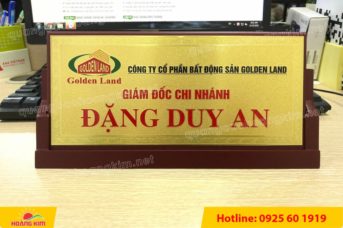 bien chuc danh mat dong de go tam giac mat rut dep 147 - BIỂN CHỨC DANH MẶT ĐỒNG ĐẾ GỖ TAM GI&Aacute;C &ndash; ĐẲNG CẤP CHO L&Atilde;NH ĐẠO