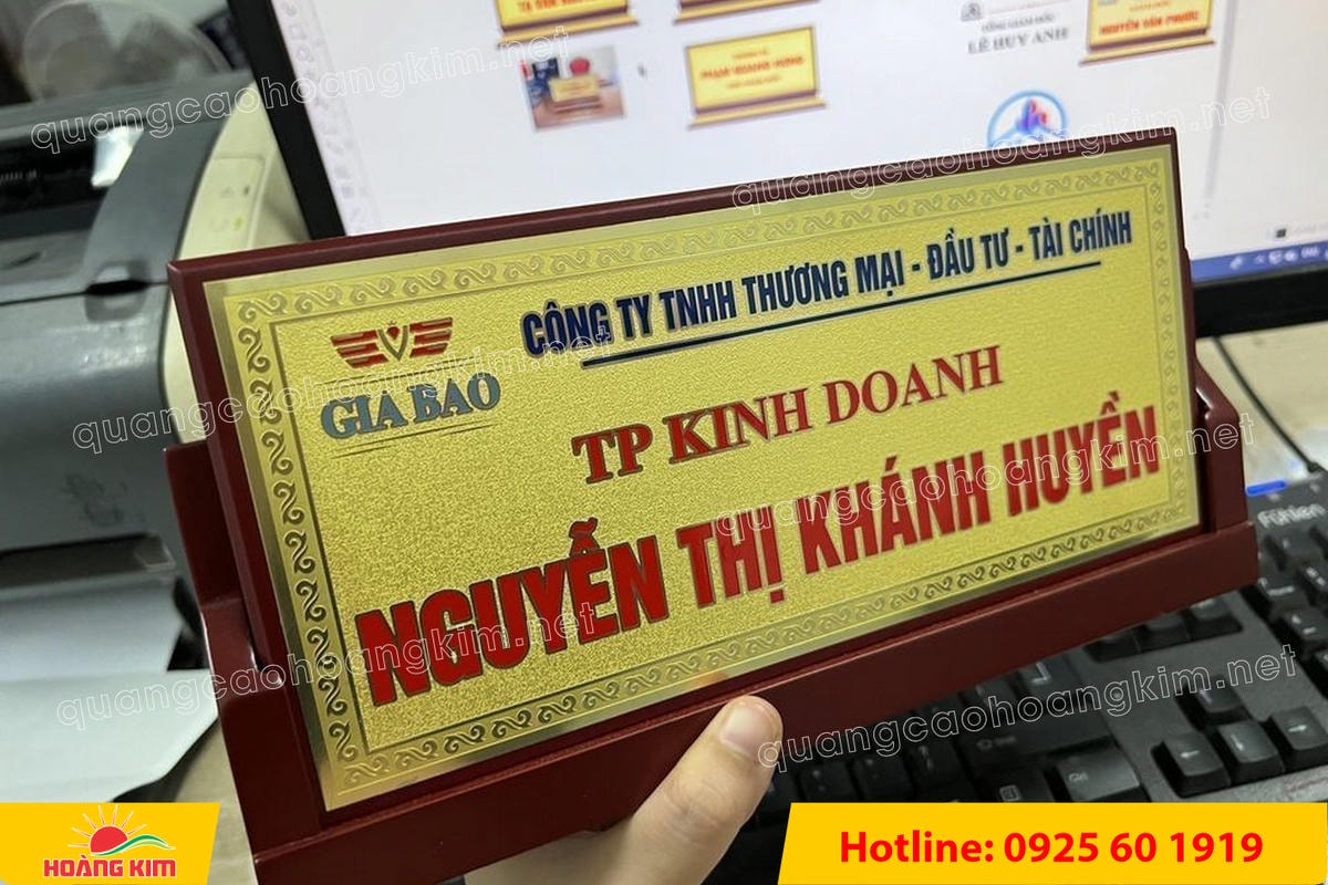 bien chuc danh mat dong de go tam giac mat rut dep 26 - BIỂN CHỨC DANH MẶT ĐỒNG ĐẾ GỖ TAM GI&Aacute;C &ndash; ĐẲNG CẤP CHO L&Atilde;NH ĐẠO