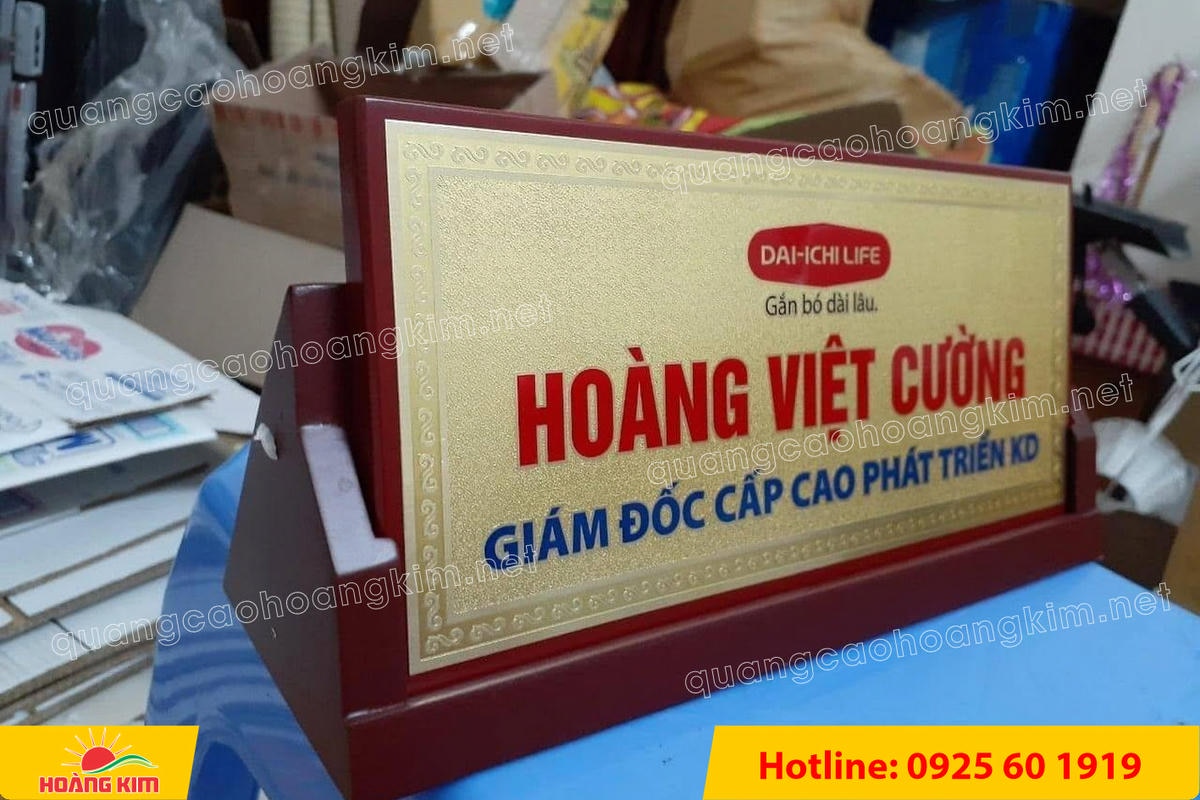 bien chuc danh mat dong de go tam giac mat rut dep 49 - BIỂN CHỨC DANH MẶT ĐỒNG ĐẾ GỖ TAM GI&Aacute;C &ndash; ĐẲNG CẤP CHO L&Atilde;NH ĐẠO