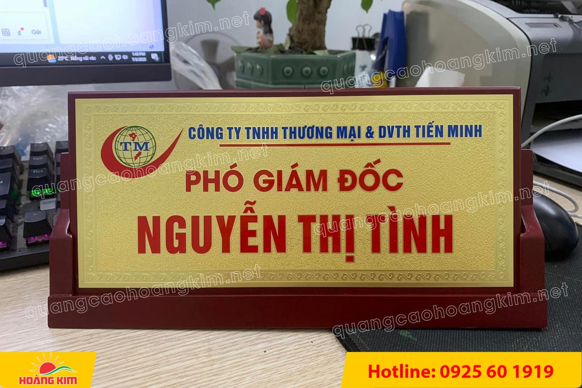 bien chuc danh mat dong de go tam giac mat rut dep 50 - BIỂN CHỨC DANH MẶT ĐỒNG ĐẾ GỖ TAM GI&Aacute;C &ndash; ĐẲNG CẤP CHO L&Atilde;NH ĐẠO