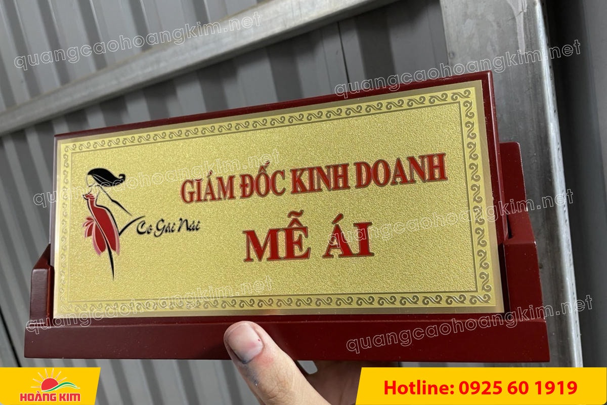 bien chuc danh mat dong de go tam giac mat rut dep 52 - BIỂN CHỨC DANH MẶT ĐỒNG ĐẾ GỖ TAM GI&Aacute;C &ndash; ĐẲNG CẤP CHO L&Atilde;NH ĐẠO