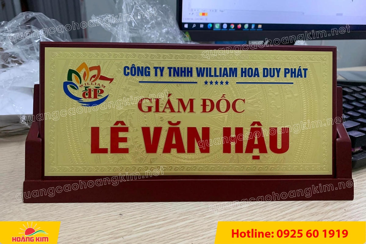 bien chuc danh mat dong de go tam giac mat rut dep 54 - BIỂN CHỨC DANH MẶT ĐỒNG ĐẾ GỖ TAM GI&Aacute;C &ndash; ĐẲNG CẤP CHO L&Atilde;NH ĐẠO