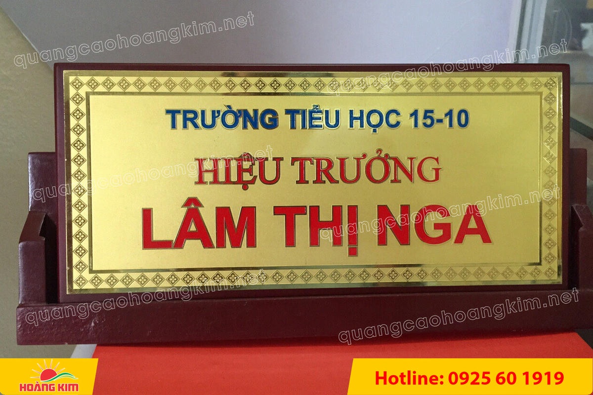 bien chuc danh mat dong de go tam giac mat rut dep 7 - BIỂN CHỨC DANH MẶT ĐỒNG ĐẾ GỖ TAM GI&Aacute;C &ndash; ĐẲNG CẤP CHO L&Atilde;NH ĐẠO