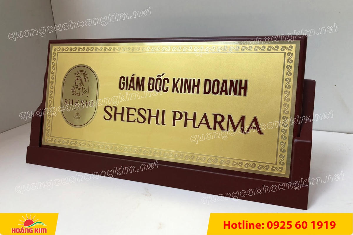 bien chuc danh mat dong de go tam giac mat rut dep 86 - BIỂN CHỨC DANH MẶT ĐỒNG ĐẾ GỖ TAM GI&Aacute;C &ndash; ĐẲNG CẤP CHO L&Atilde;NH ĐẠO
