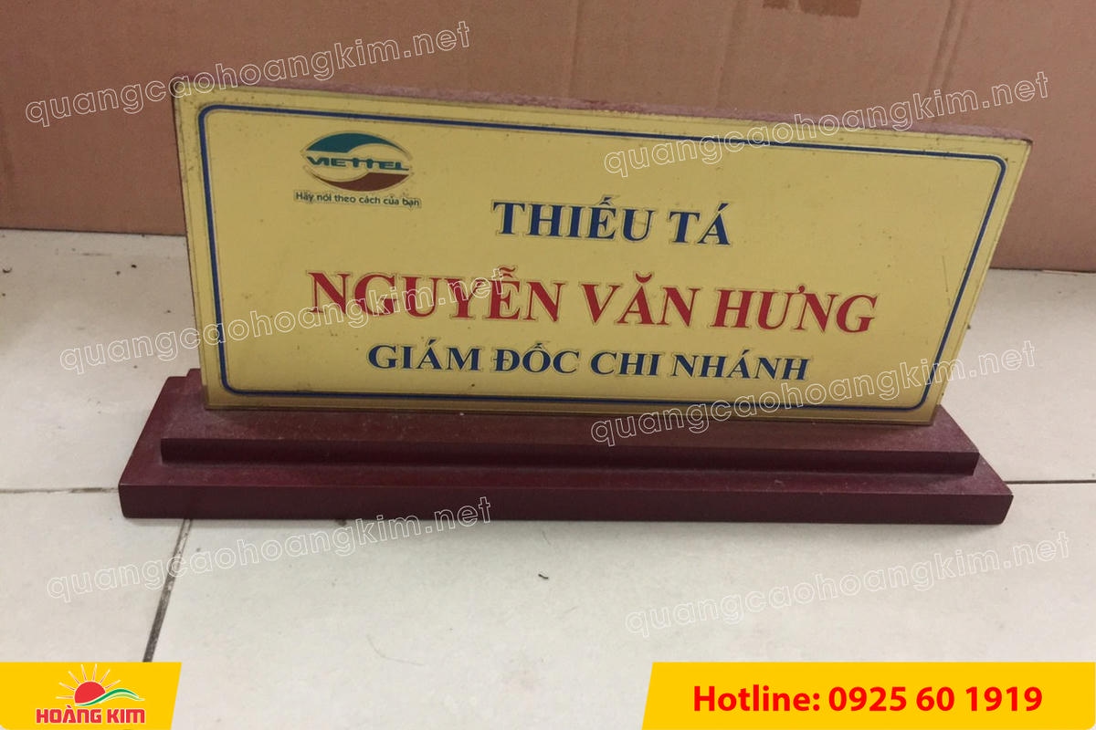 bien chuc danh mat dong de go vuong 2 cap bien 2 mat dep 4 - BIỂN CHỨC DANH MẶT ĐỒNG ĐẾ GỖ VU&Ocirc;NG 2 CẤP  &ndash; SANG HƠN, BỀ THẾ HƠN, NH&Igrave;N L&Agrave; THẤY VỊ TR&Iacute;