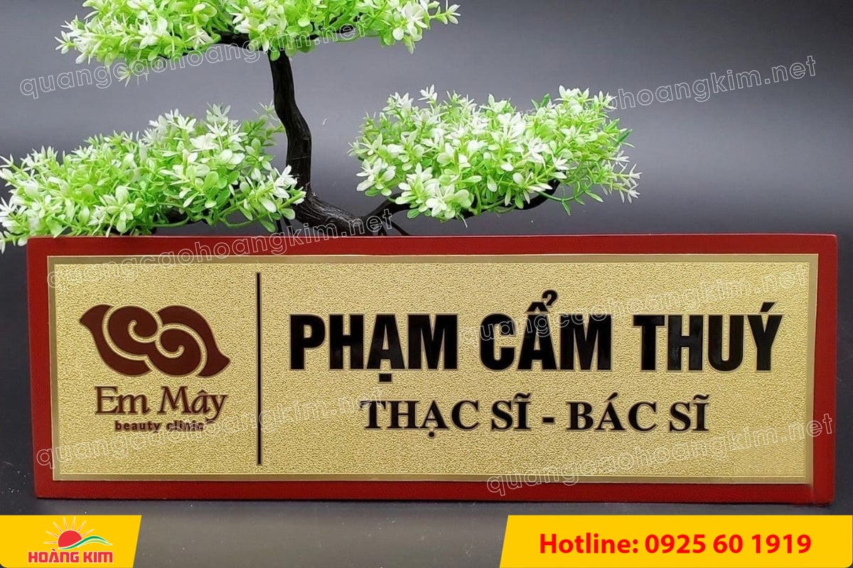 bien chuc danh mat dong hoac inox de go tam giac bien 2 mat dep 10 - BIỂN CHỨC DANH MẶT ĐỒNG / INOX ĐẾ GỖ TAM GI&Aacute;C &ndash; GỌN G&Agrave;NG, HIỆN ĐẠI