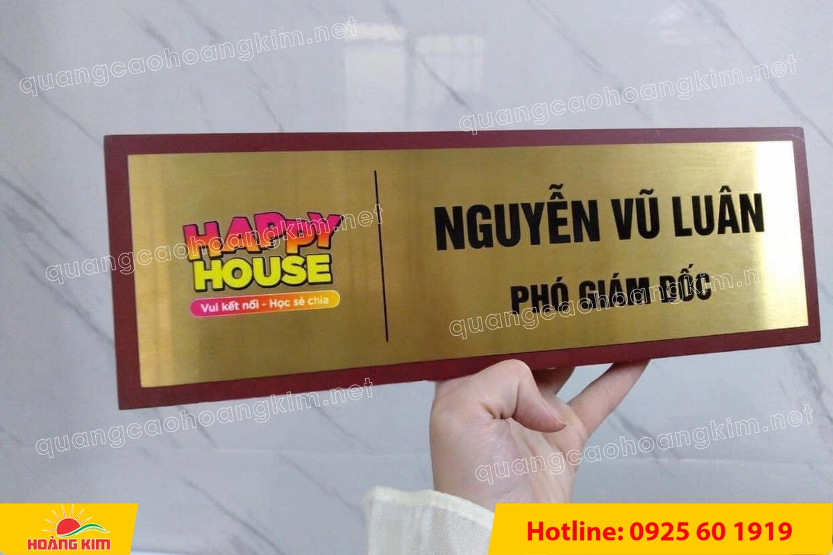 bien chuc danh mat dong hoac inox de go tam giac bien 2 mat dep 29 - BIỂN CHỨC DANH MẶT ĐỒNG / INOX ĐẾ GỖ TAM GI&Aacute;C &ndash; GỌN G&Agrave;NG, HIỆN ĐẠI