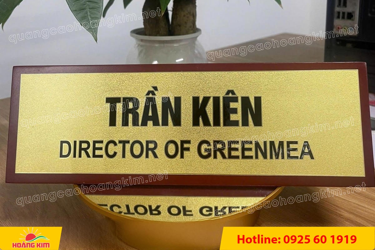 bien chuc danh mat dong hoac inox de go tam giac bien 2 mat dep 42 - BIỂN CHỨC DANH MẶT ĐỒNG / INOX ĐẾ GỖ TAM GI&Aacute;C &ndash; GỌN G&Agrave;NG, HIỆN ĐẠI