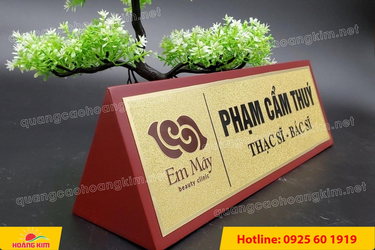 bien chuc danh mat dong hoac inox de go tam giac bien 2 mat dep 9 - BIỂN CHỨC DANH, BẢNG T&Ecirc;N ĐỂ B&Agrave;N CỰC ĐẸP, SANG, RẺ