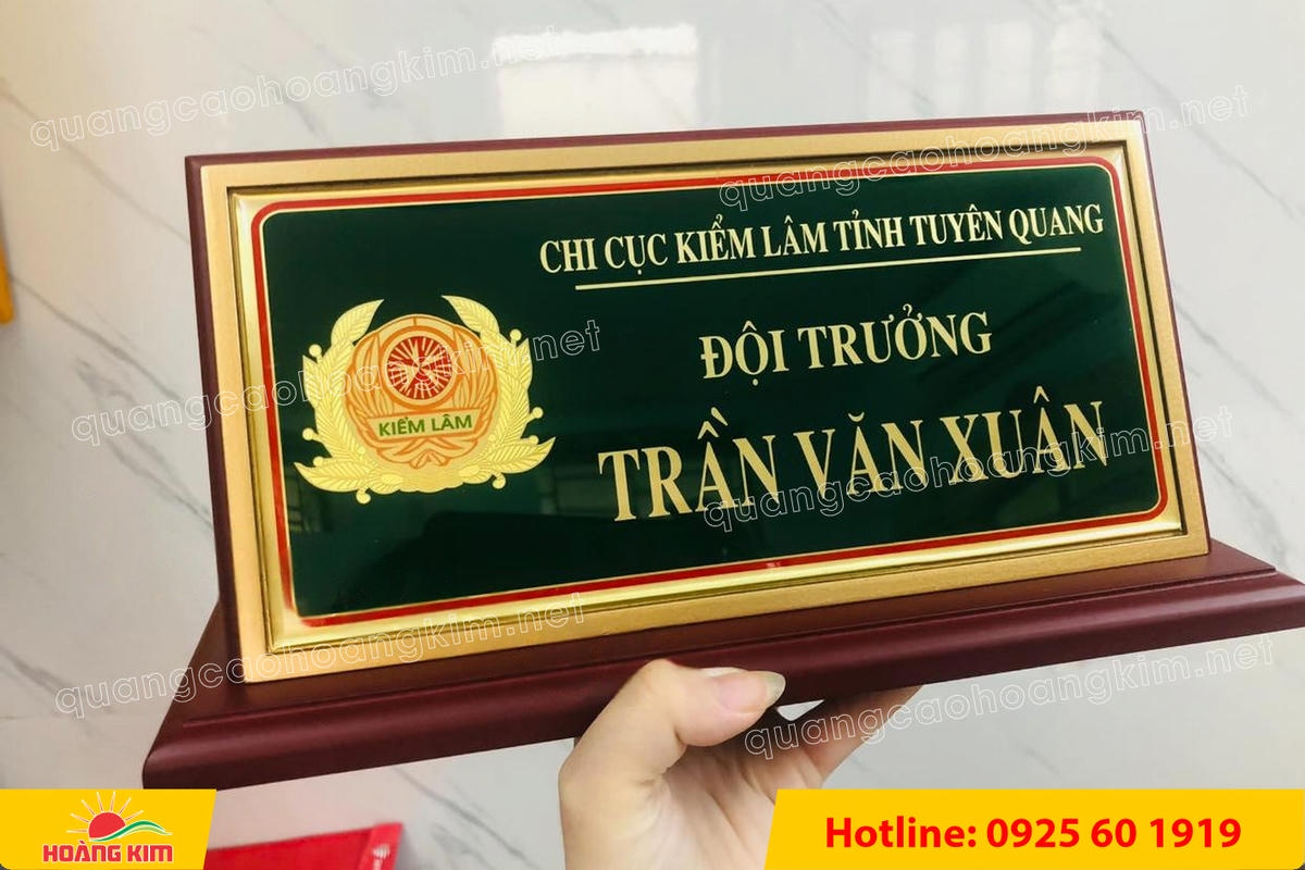 bien chuc danh mat dong phu thuy tinh de go dan su dep 21 - BIỂN CHỨC DANH MẶT ĐỒNG PHỦ THỦY TINH ĐẾ GỖ &ndash; B&Oacute;NG HƠN, SANG HƠN