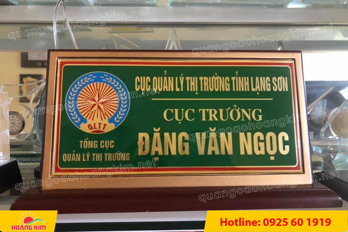 bien chuc danh mat dong phu thuy tinh de go dan su dep 4 - BIỂN CHỨC DANH MẶT ĐỒNG PHỦ THỦY TINH ĐẾ GỖ &ndash; B&Oacute;NG HƠN, SANG HƠN